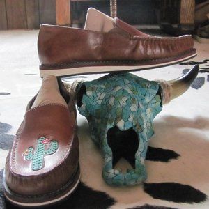 ROPER  LADIES GENUINE LEATHER LOAFERS WITH  CACTUS